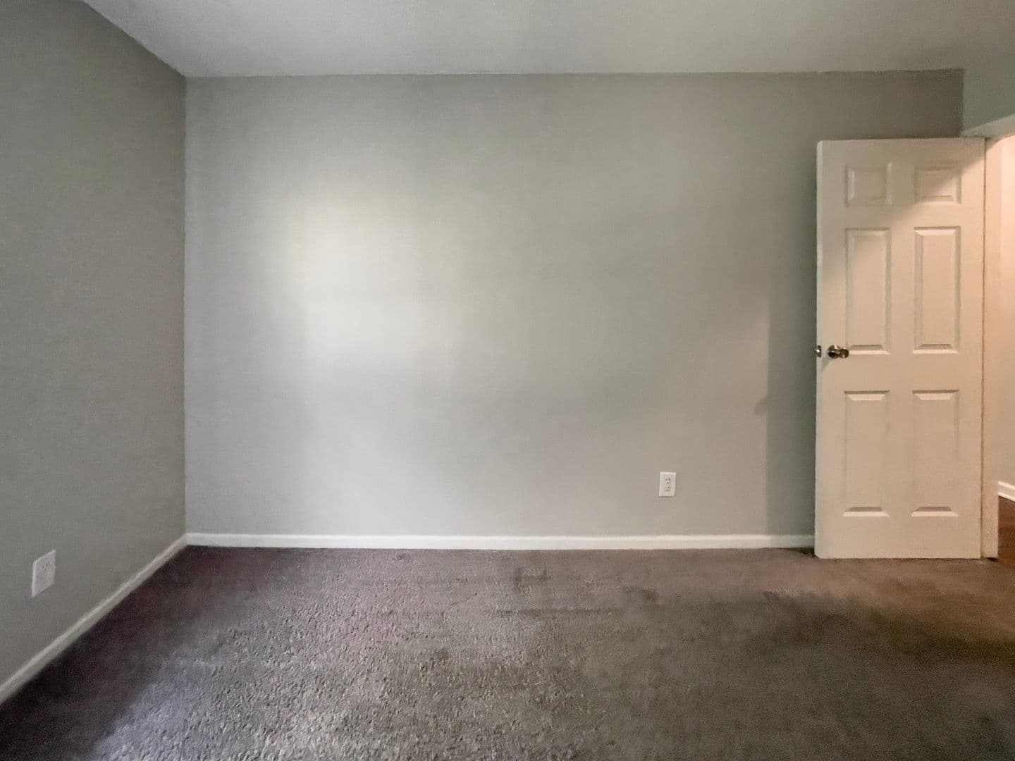Muncie Apartment: 1001 W Wayne Street #208