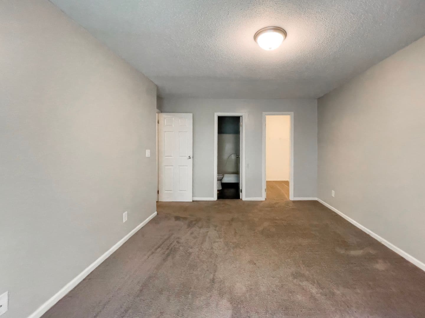 Muncie Apartment: 1001 W Wayne Street #208