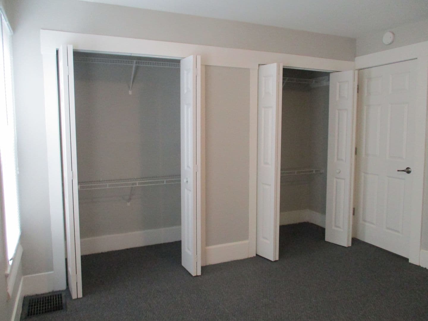 Muncie Apartment: 2004 W Jackson St.