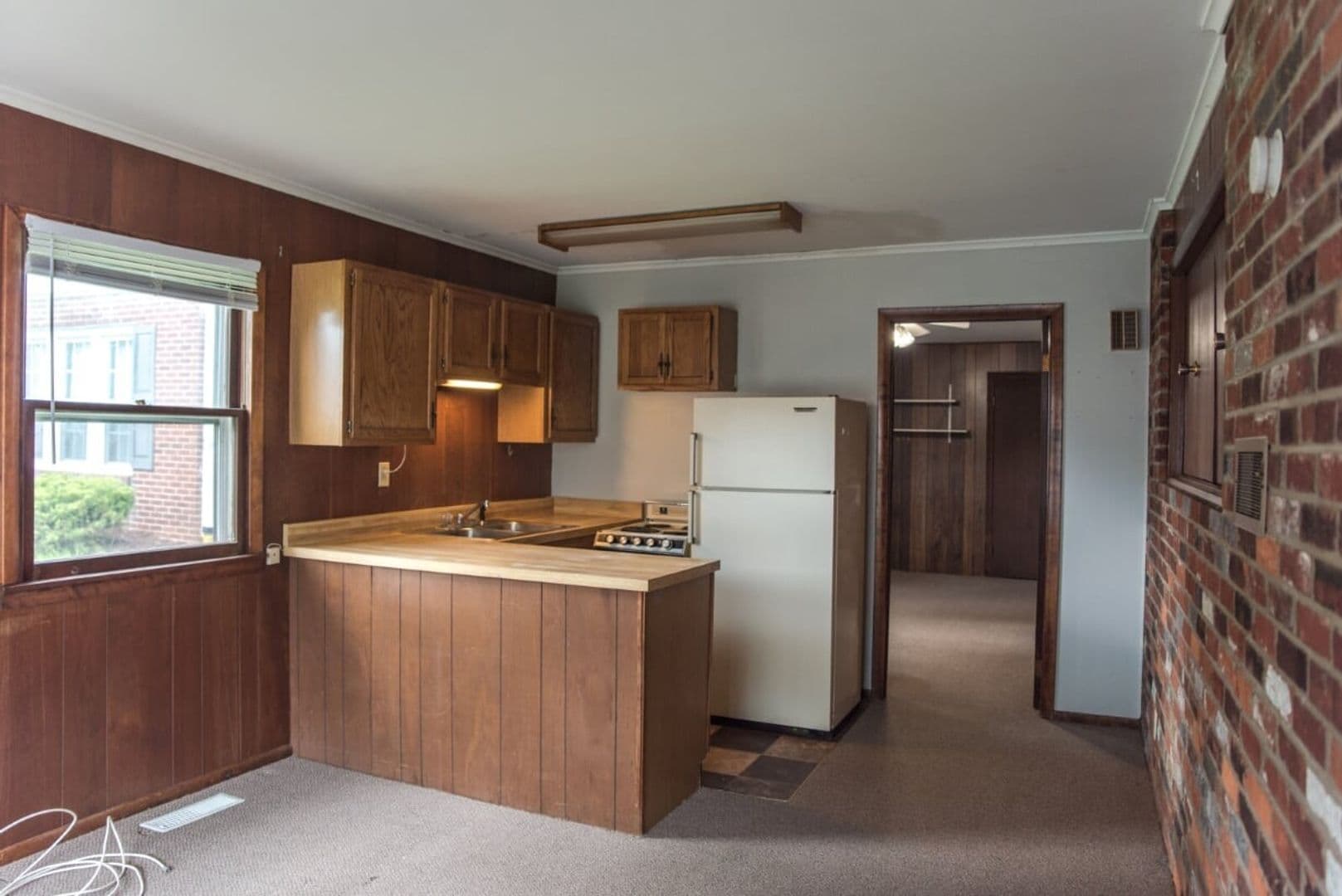 Muncie Apartment: 824 W Wayne St.