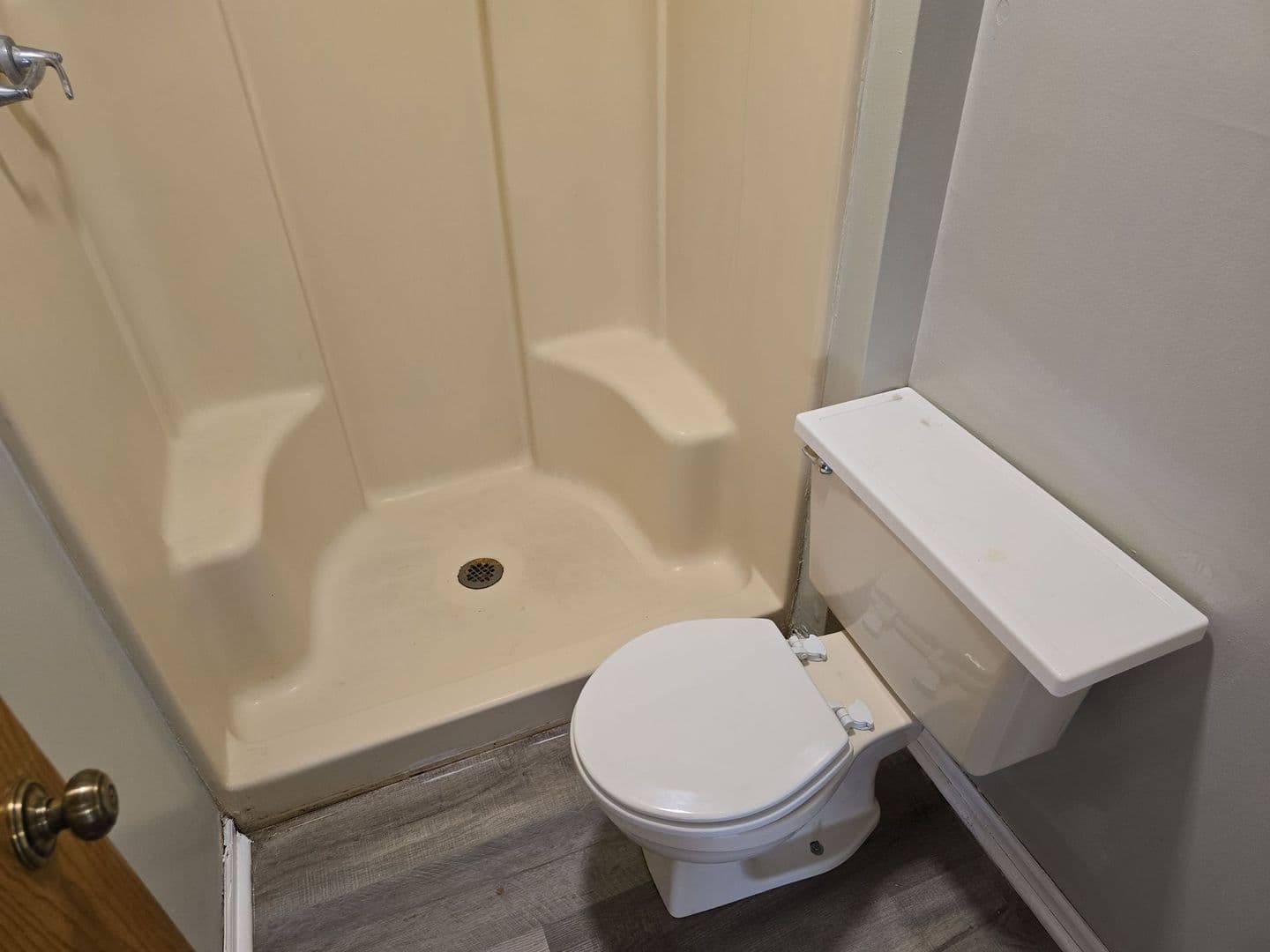 Woodburn Apartment: 22156 Maple Court