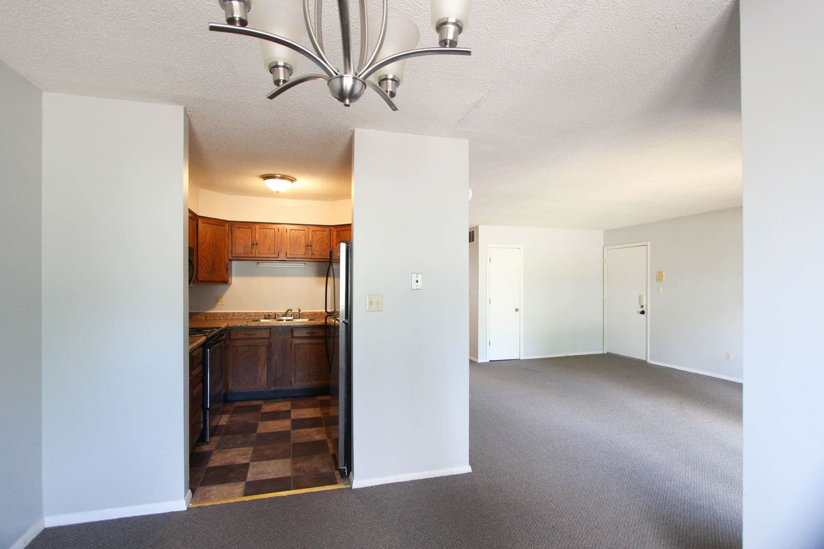 Muncie Apartment: 920 N Linden St.