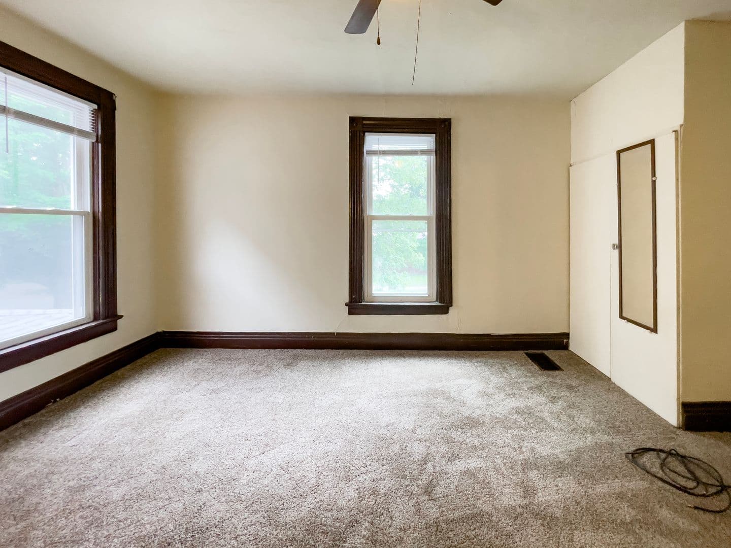 Muncie Apartment: 826 W Ashland Ave