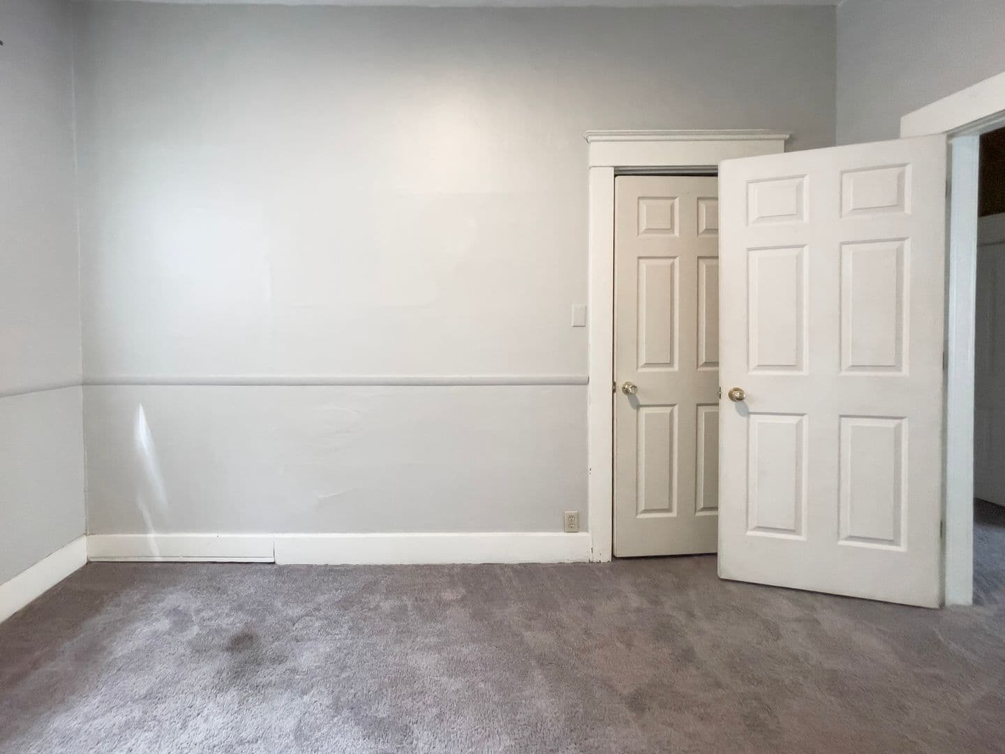 Muncie Apartment: 813 W University Ave