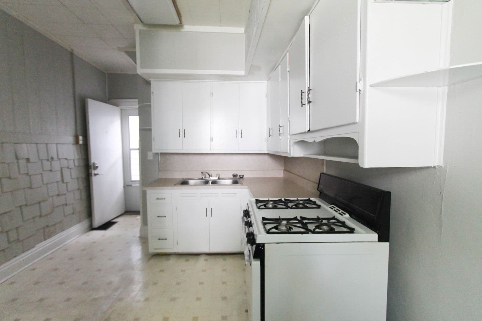 Muncie Apartment: 830 W North St.