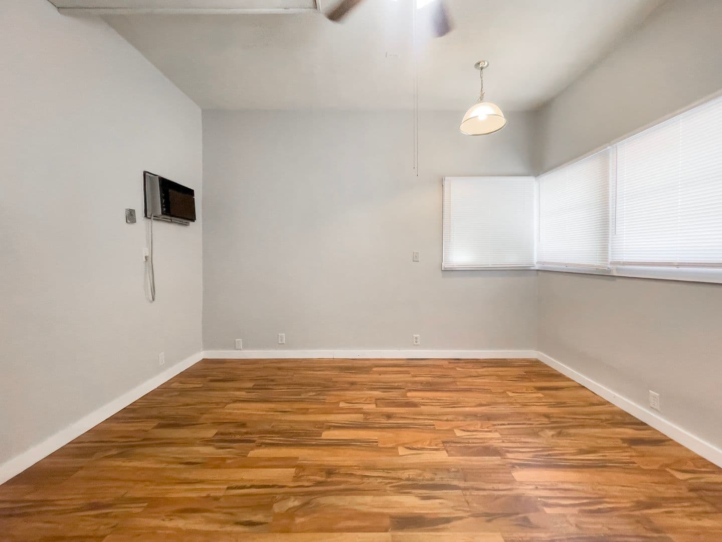 Muncie Apartment: 402 N Calvert St.