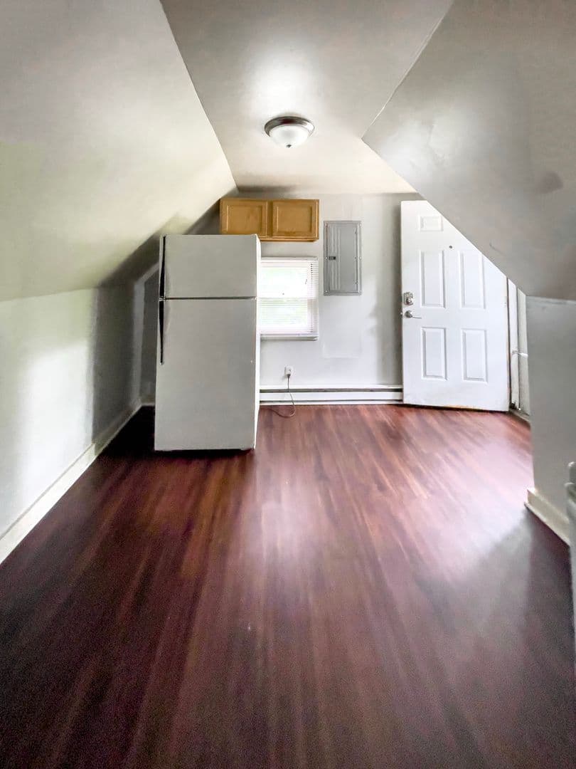Muncie Apartment: 815 W University Ave