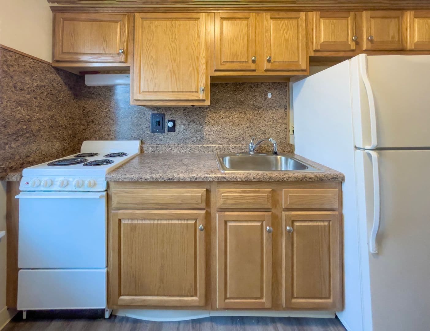 Muncie Apartment: 1924 W Jackson St