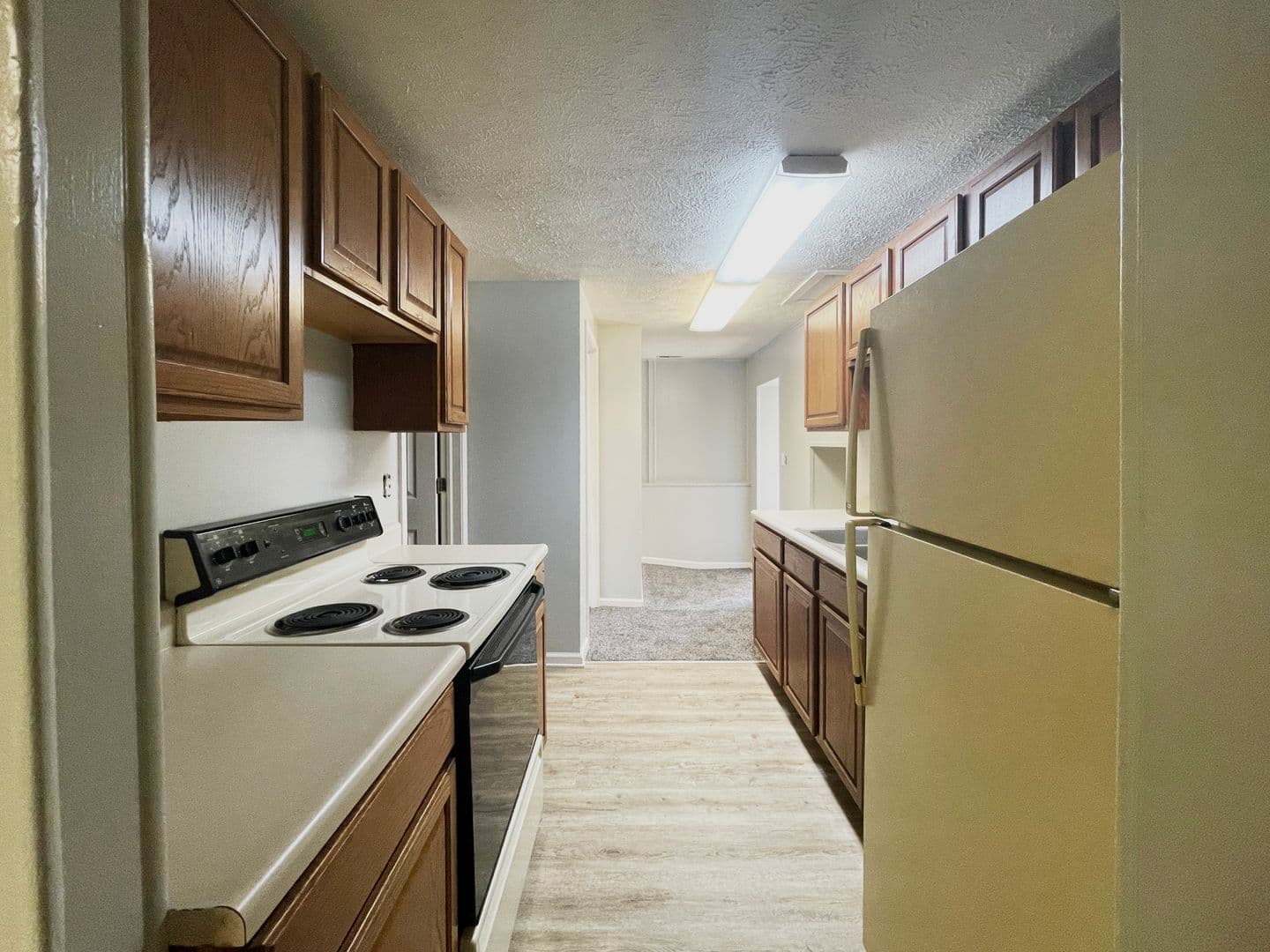 Muncie Apartment: 9012 W Jackson St