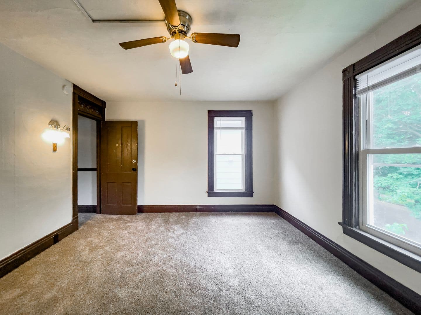 Muncie Apartment: 826 W Ashland Ave