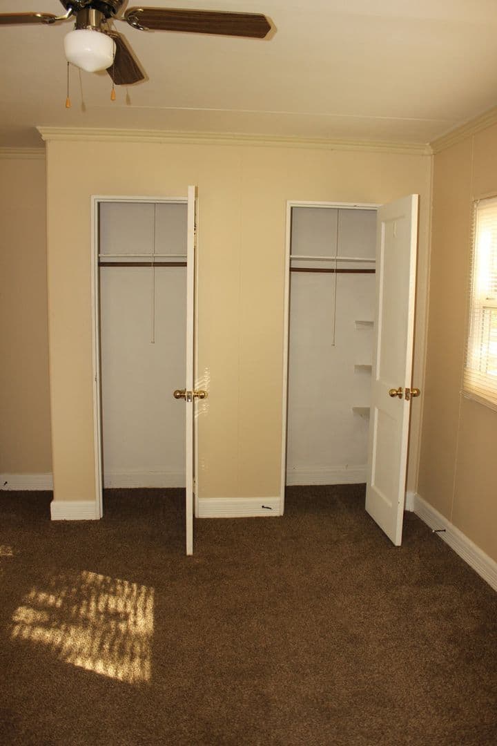 Muncie House: 2100 W Parkway Dr