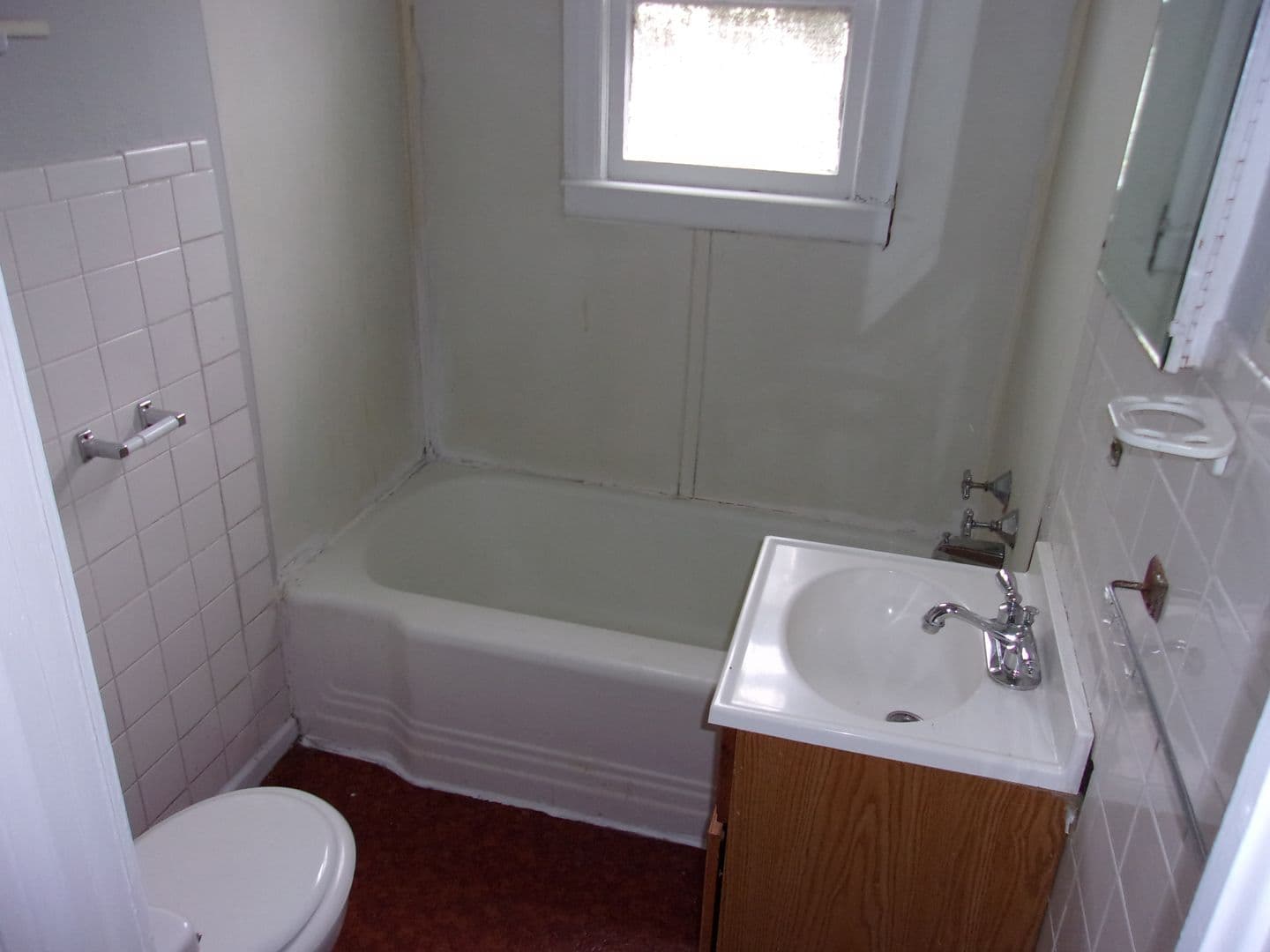 Muncie Apartment: 328 1/2 S. Talley Ave.