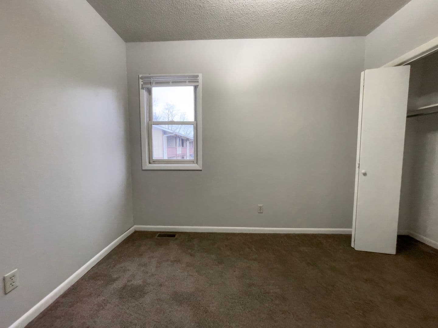 Muncie Apartment: 1409 W Jackson St