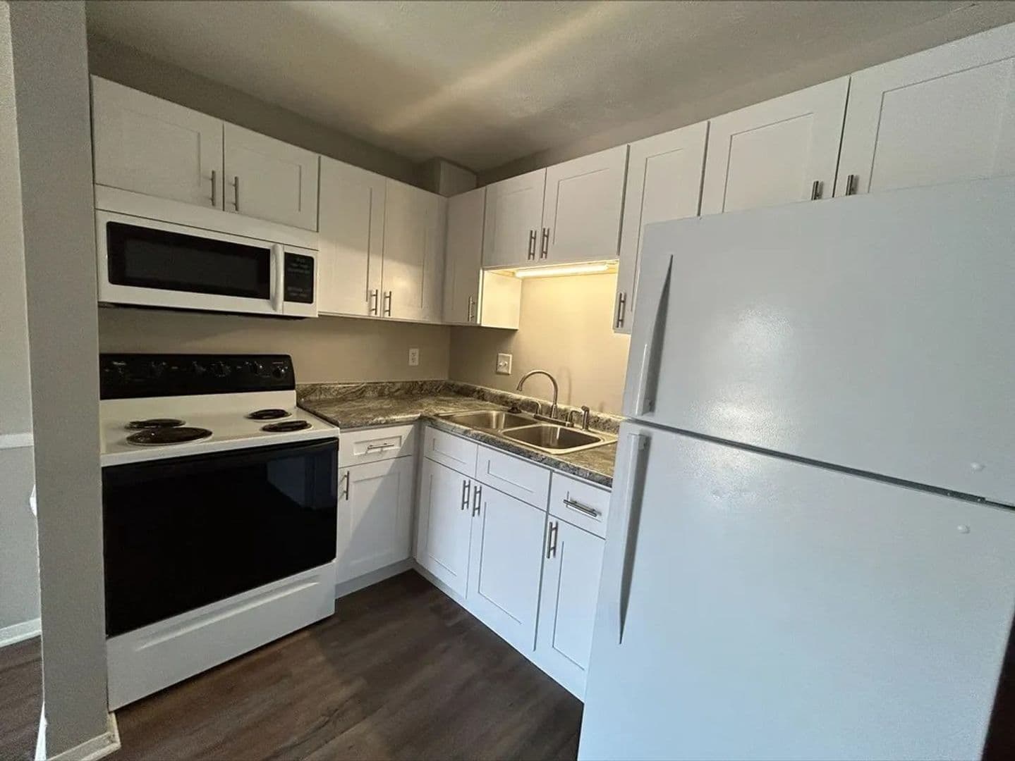 Muncie Apartment: 1010 W Bethel Ave