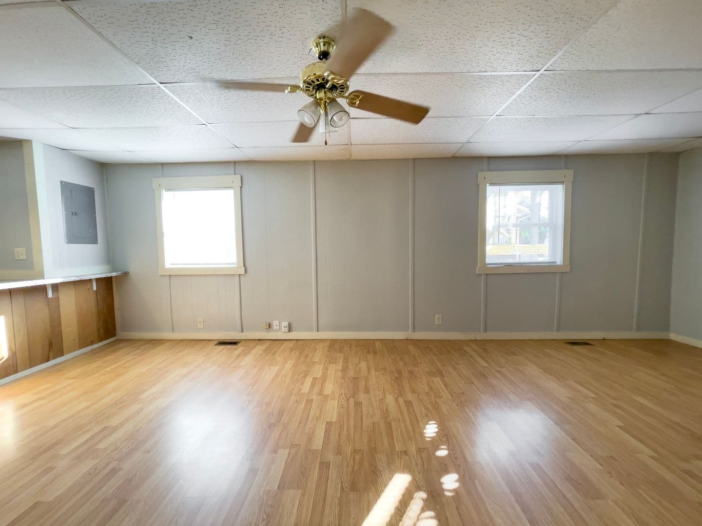 Muncie Apartment: 204 N Dill St