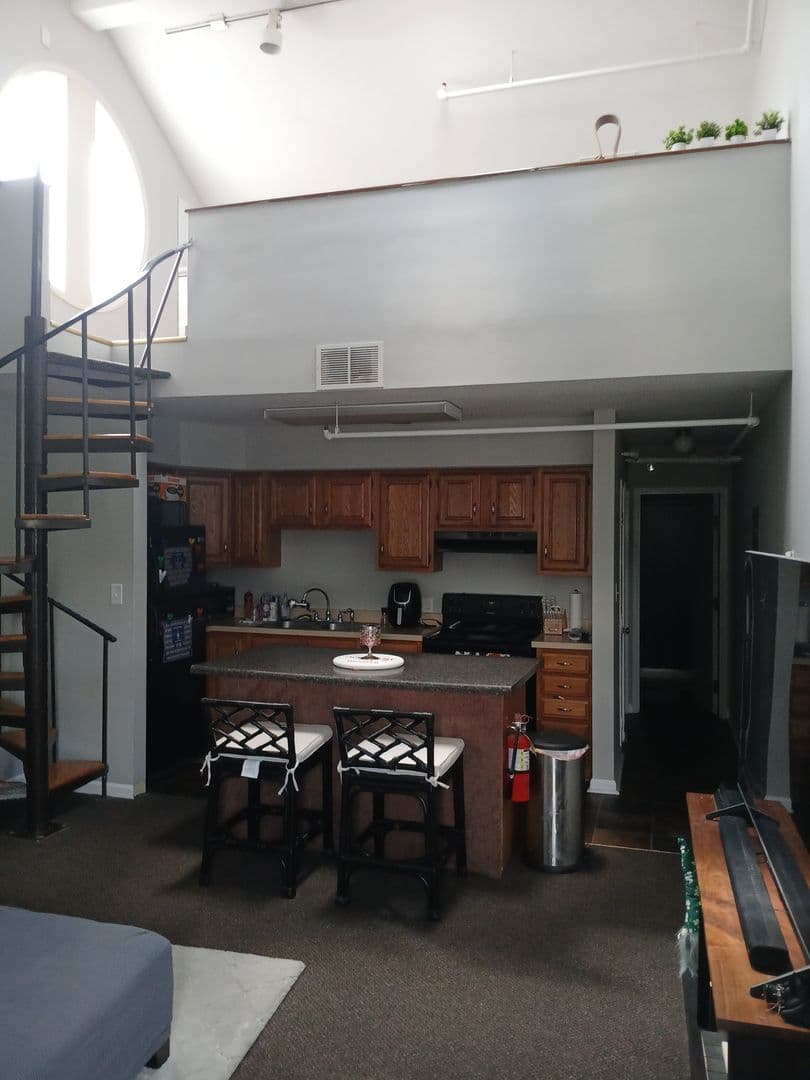 Muncie Apartment: 1712 W University Ave