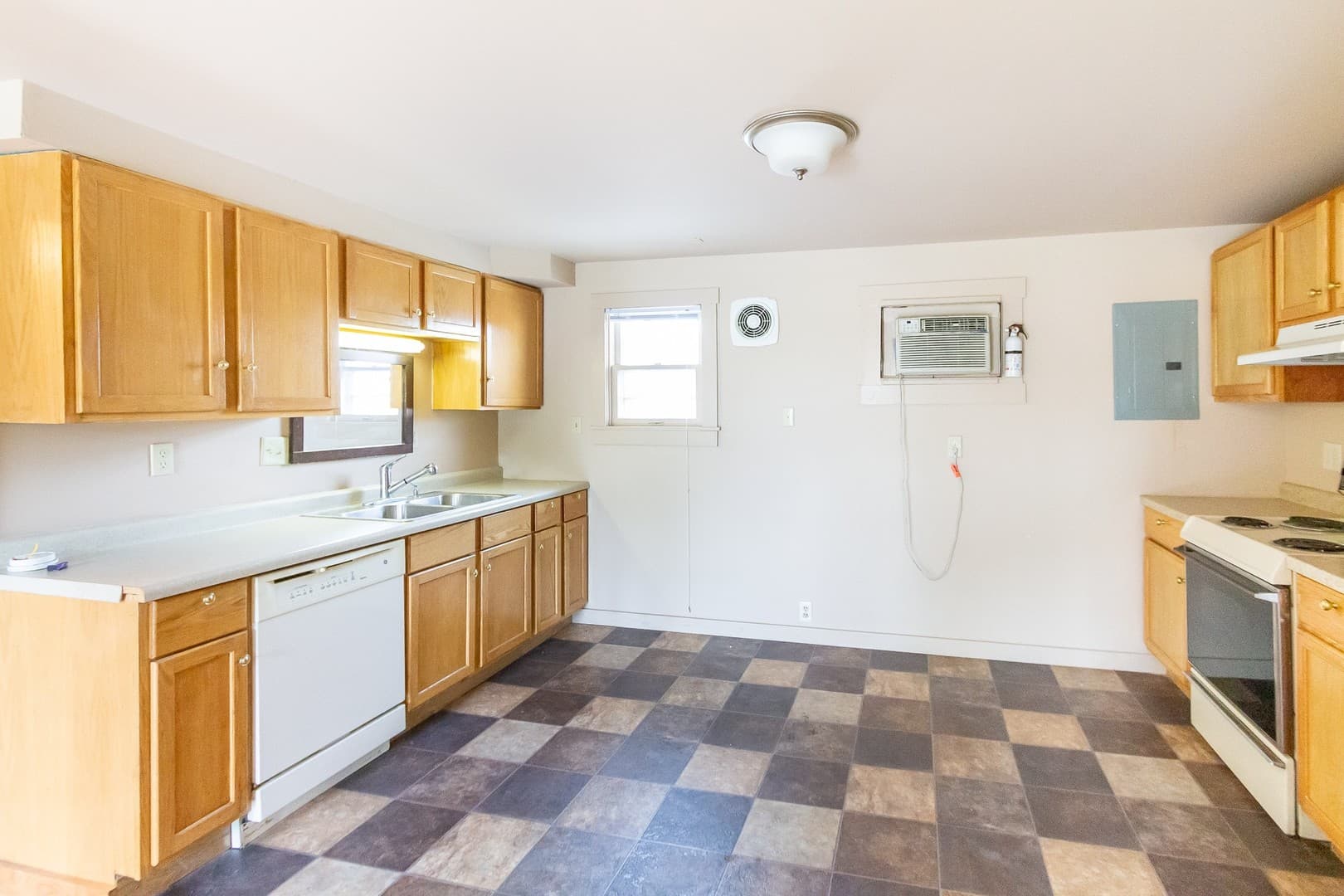 Muncie Apartment: 402 N Calvert St.