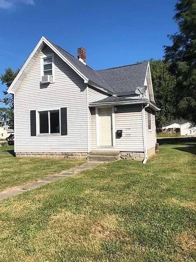 Muncie House: 1410 W Jackson St