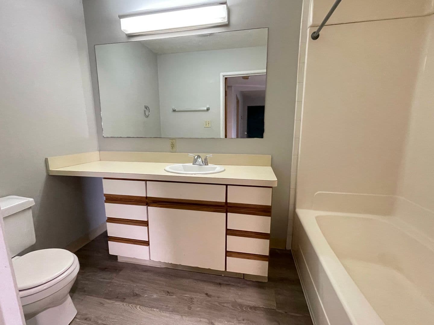Muncie Apartment: 519 N. Dill St.