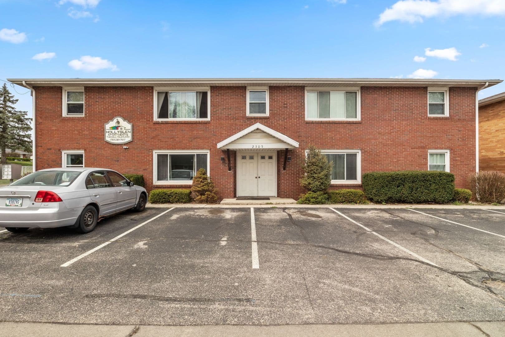 Yorktown Apartment: 2301 S Marsh Ave