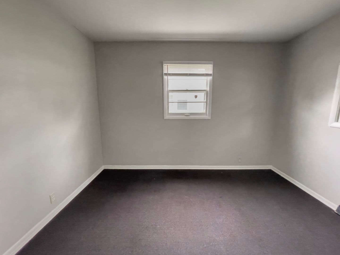 Muncie House: 1711 N Glenwood Ave