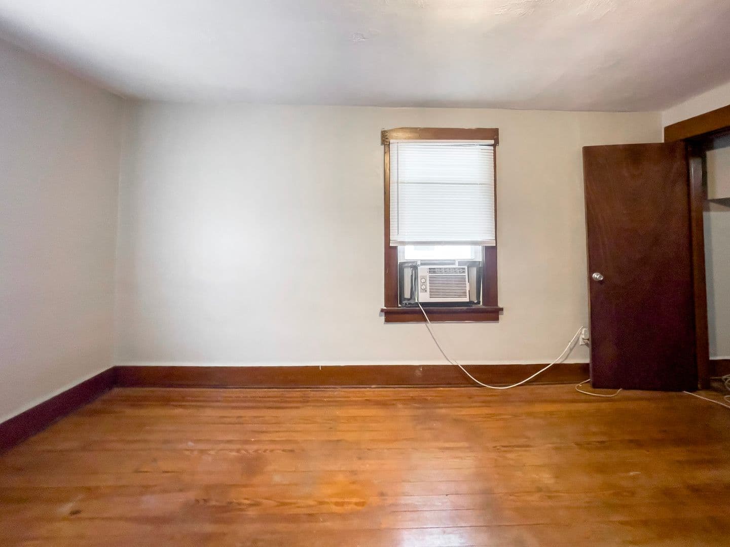 Muncie House: 1405 W Jackson St