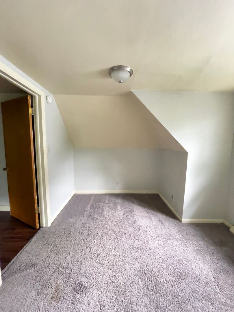 Muncie Apartment: 815 W University Ave