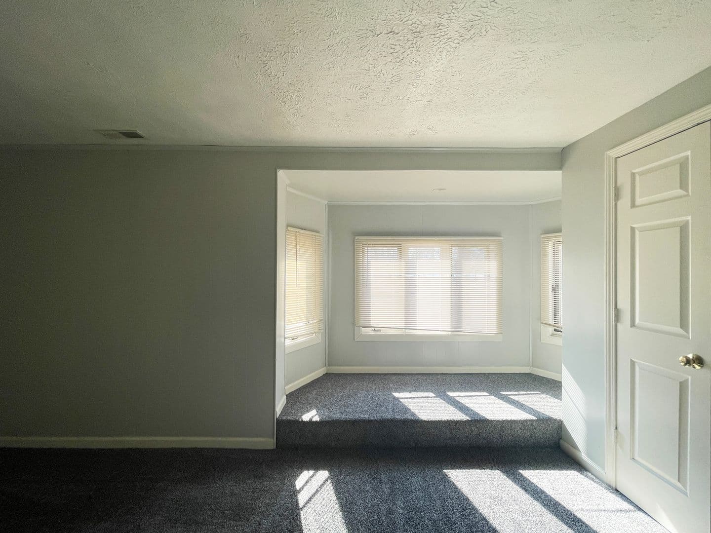Muncie Apartment: 9012 W Jackson St