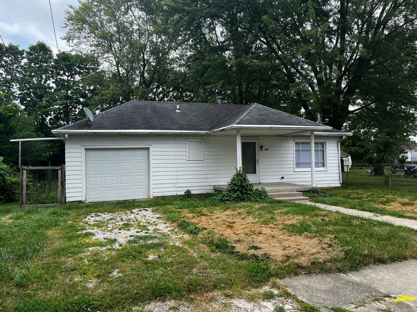 Muncie House: 1412 S Brotherton St