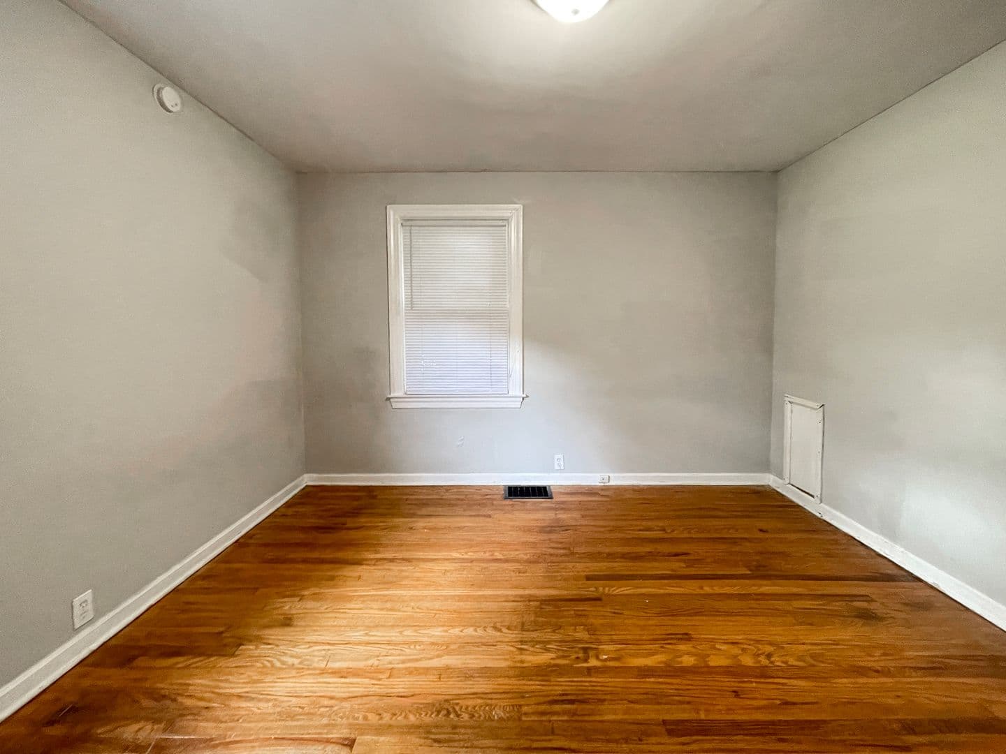 Muncie House: 301 N Tillotson Ave.