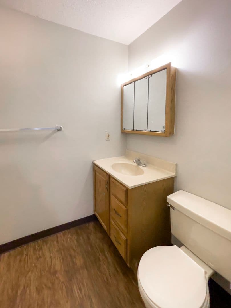 Muncie Apartment: 2015 W Godman Ave
