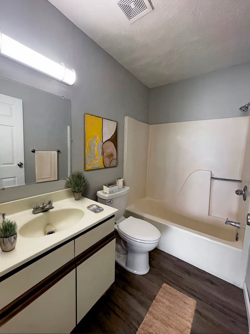 Muncie Apartment: 1001 W Wayne Street #102