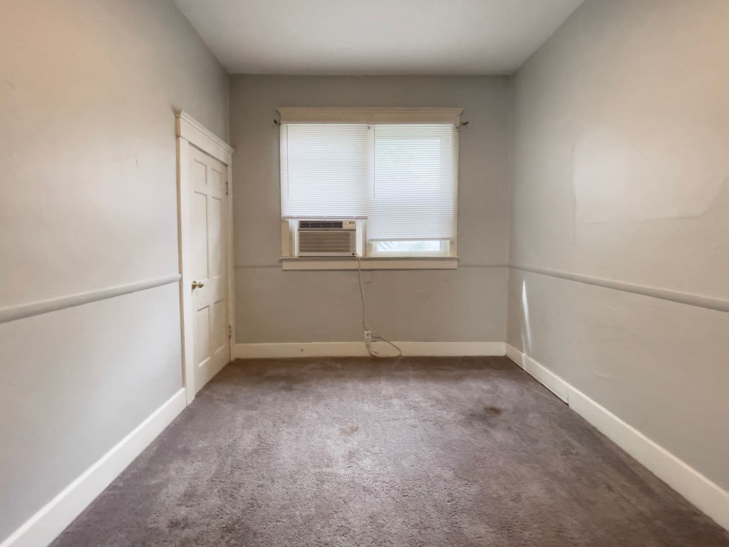 Muncie Apartment: 813 W University Ave