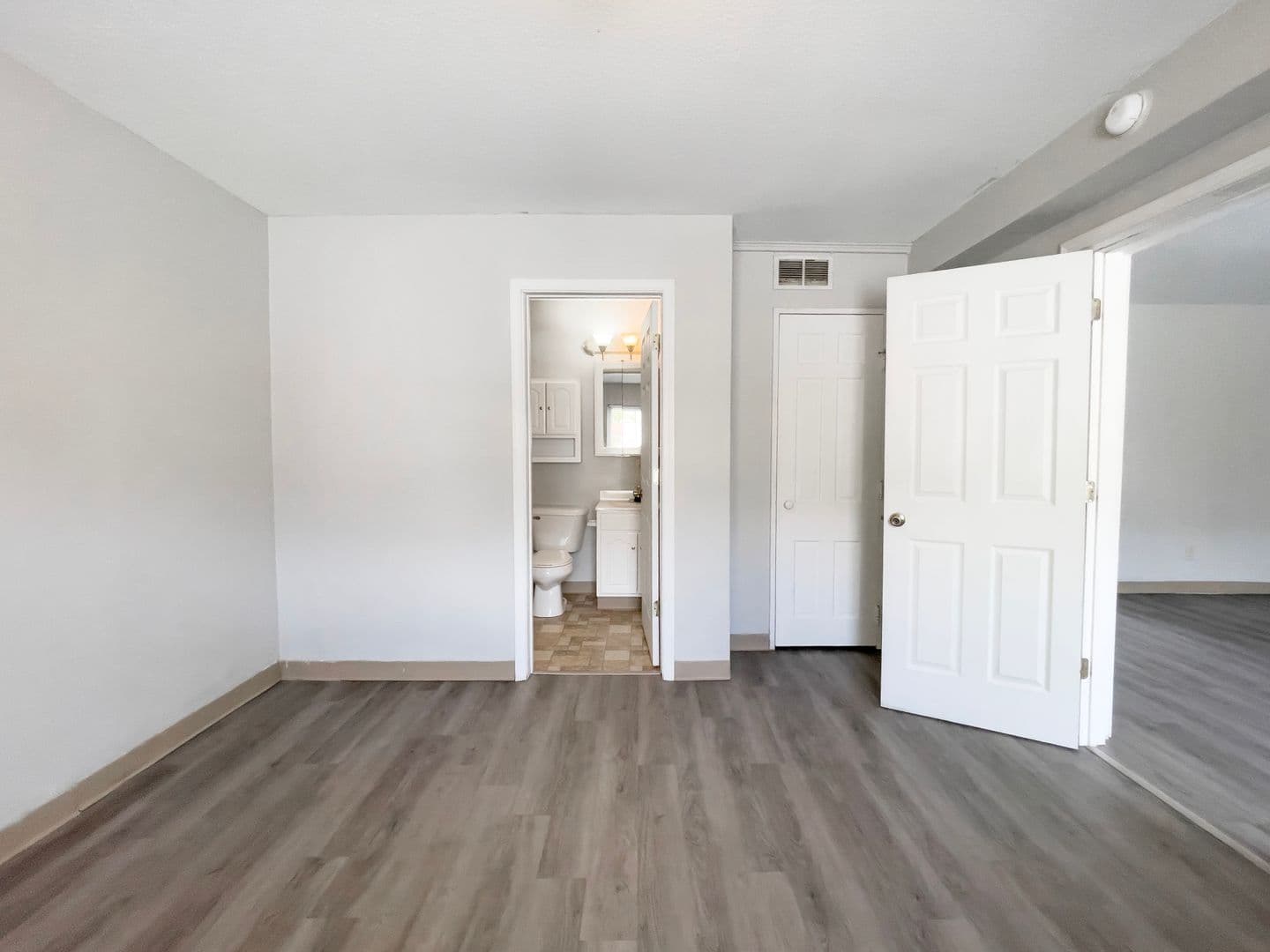 Muncie Apartment: 1619 W. Gilbert St.