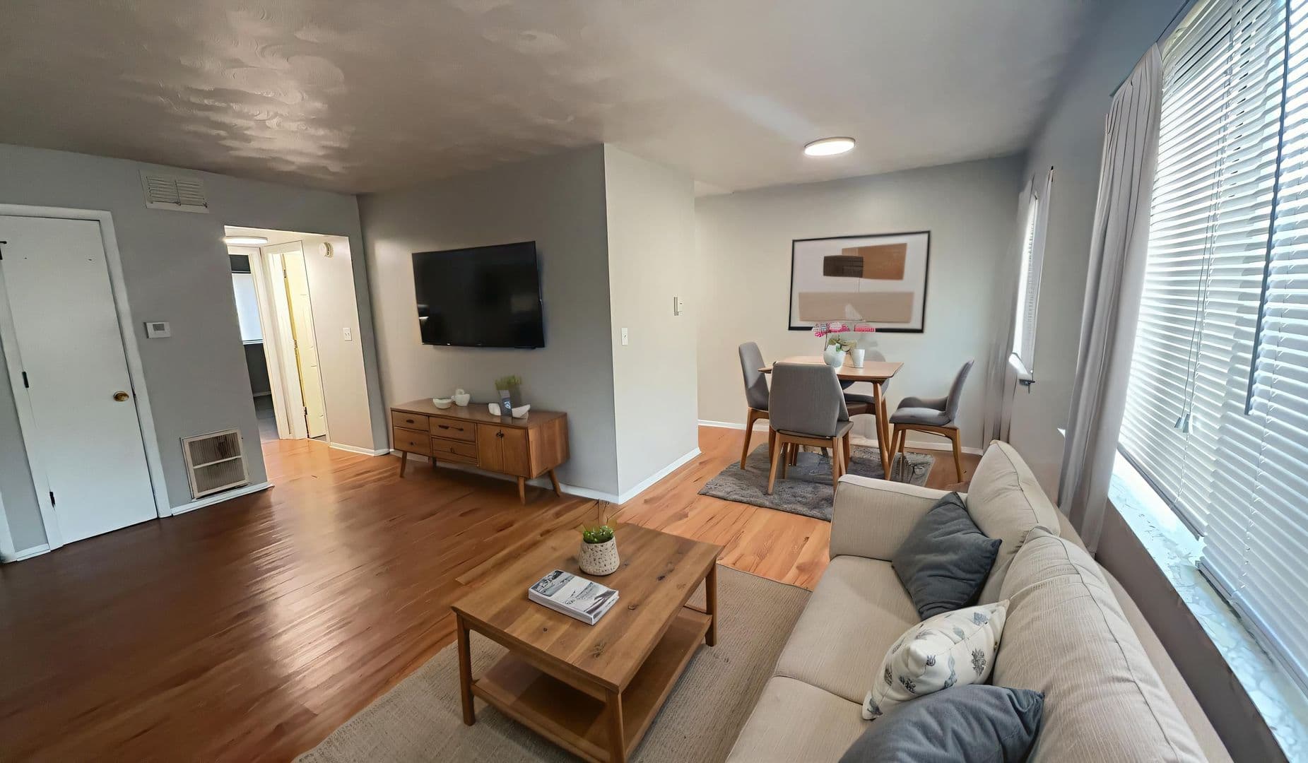 Muncie Apartment: 720 W Centennial Ave