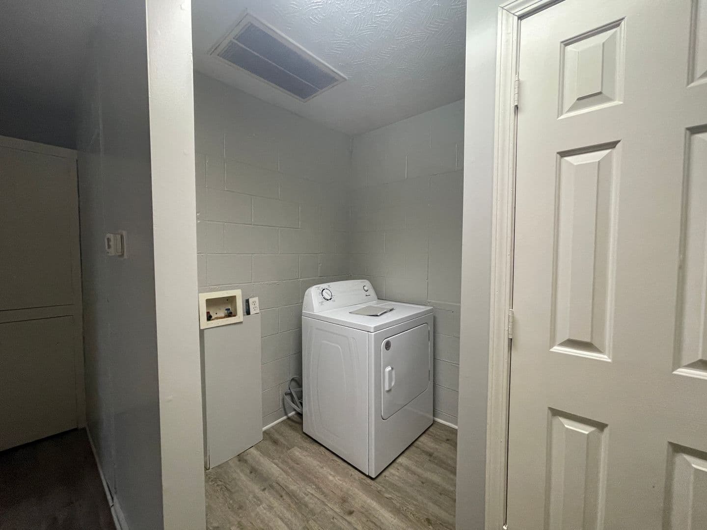 Muncie Apartment: 9012 W Jackson St