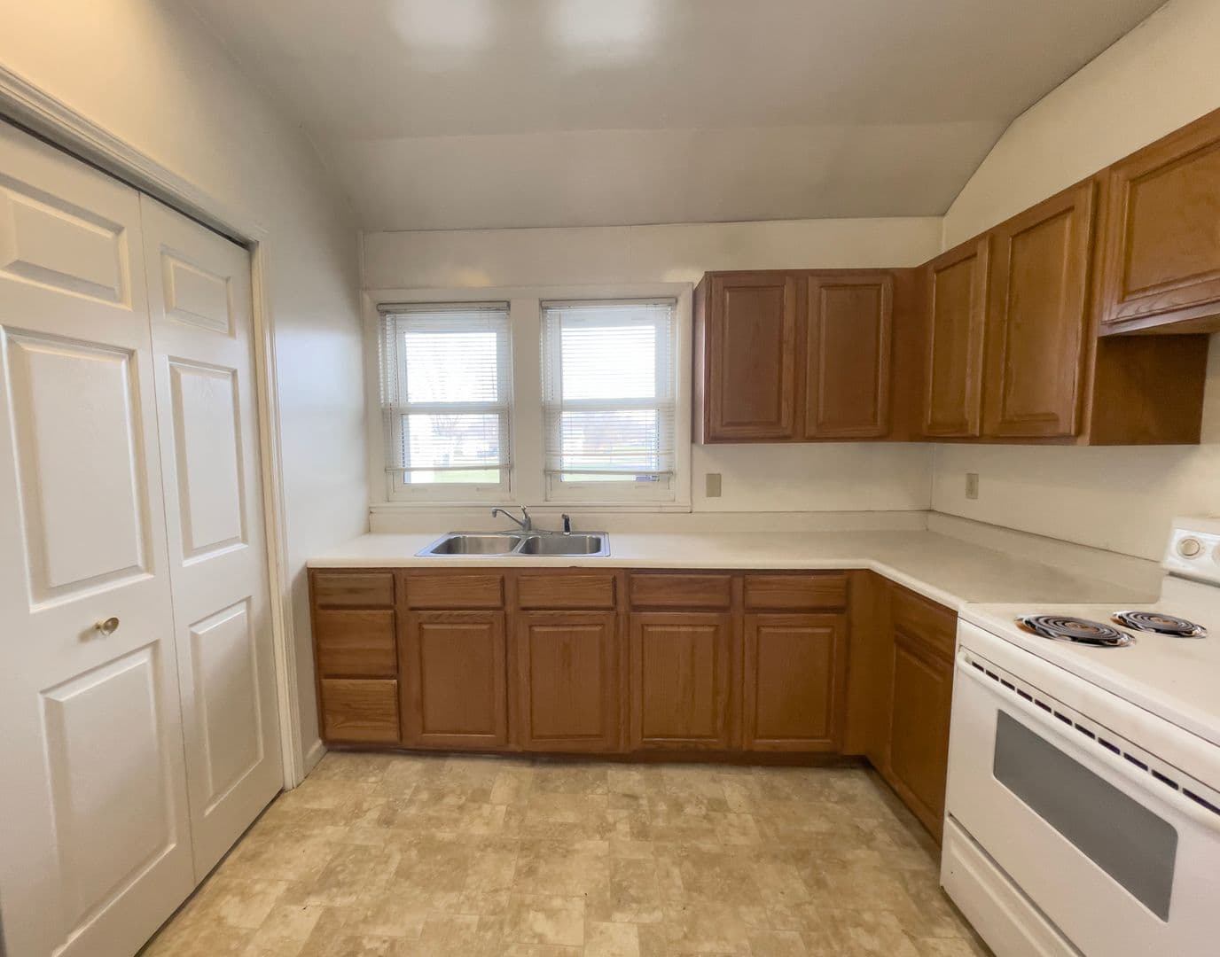 Muncie Apartment: 9011 W Jackson St