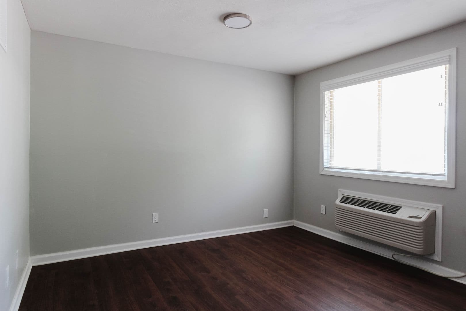 Muncie Apartment: 715 S. Cole Ave.
