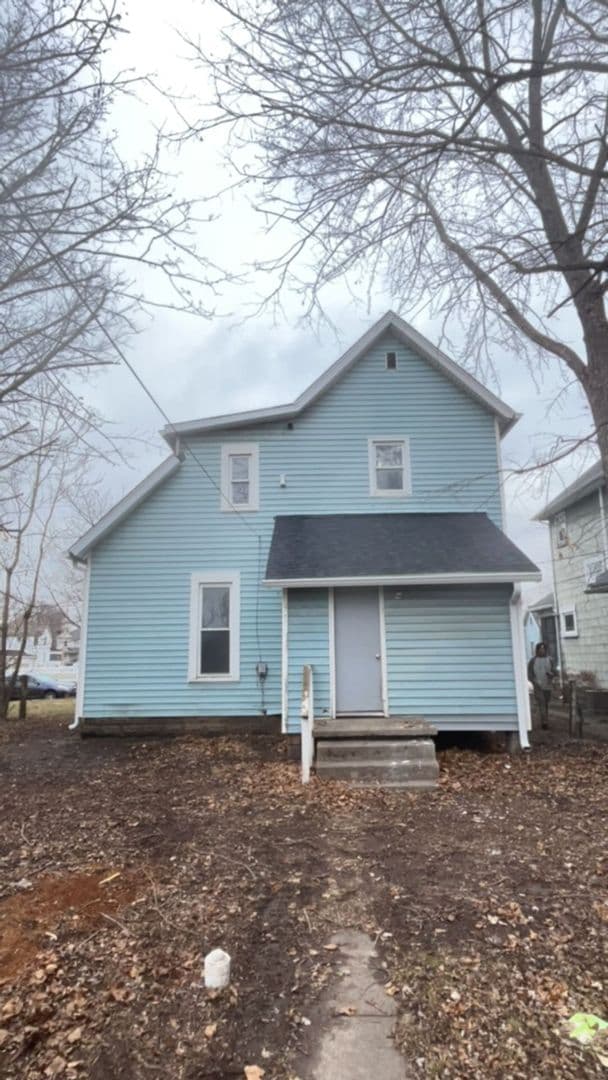 Muncie House: 808 N Jefferson St