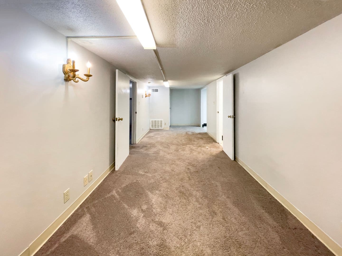 Muncie Apartment: 106 N McKinley Ave.