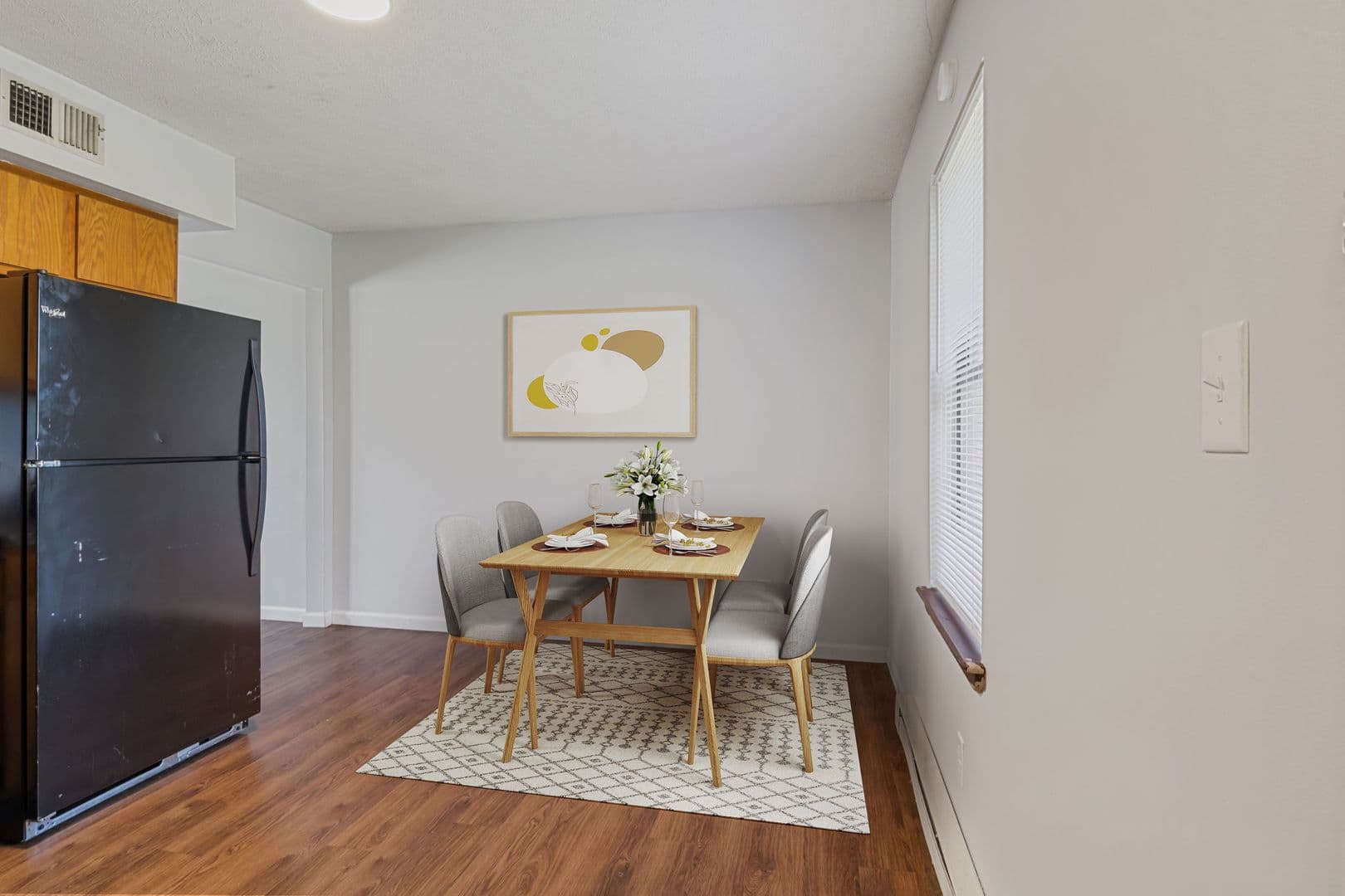 Muncie Apartment: 2213 E Memorial Dr