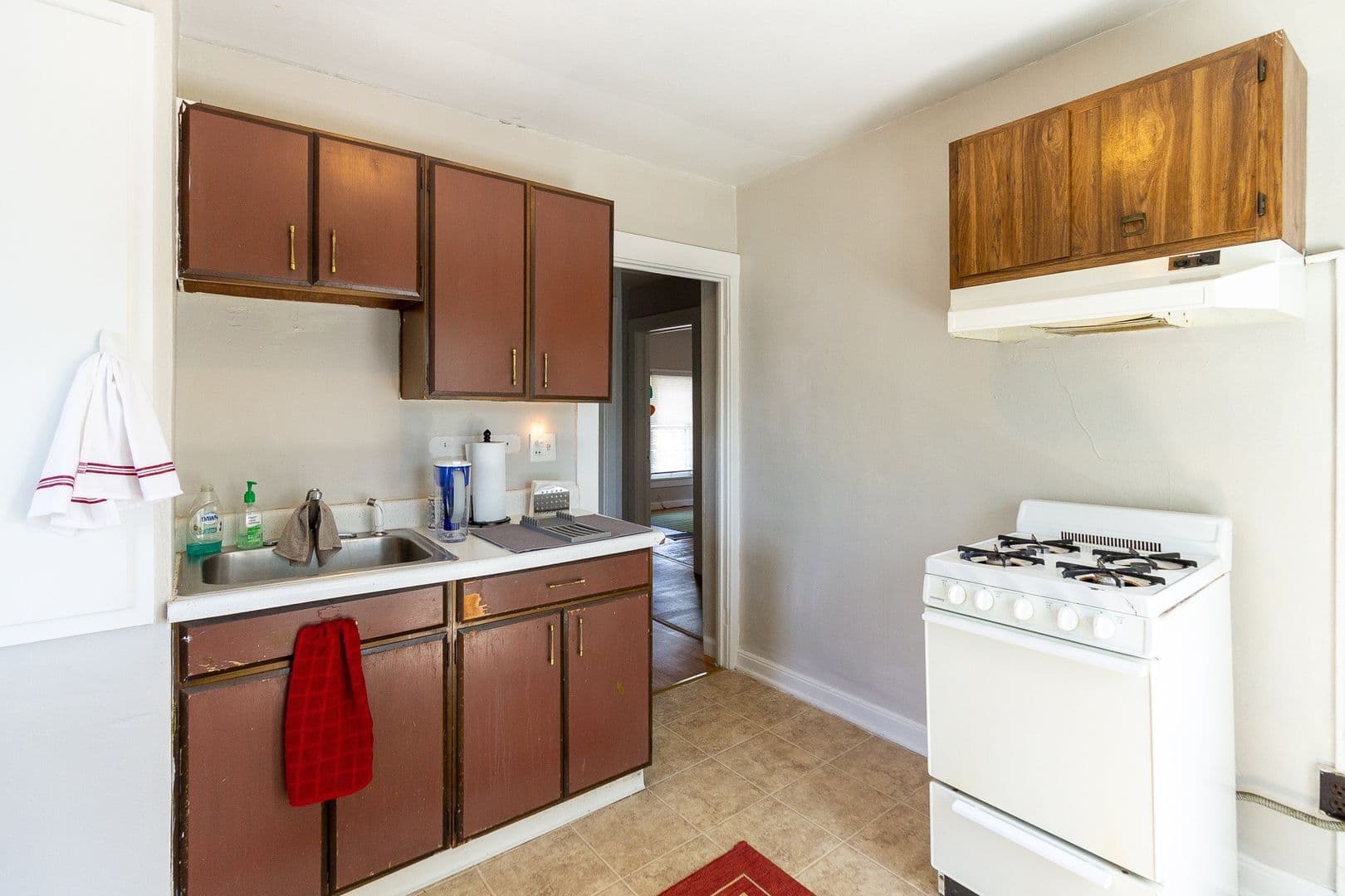 Muncie Apartment: 1526 1/2 W Jackson St