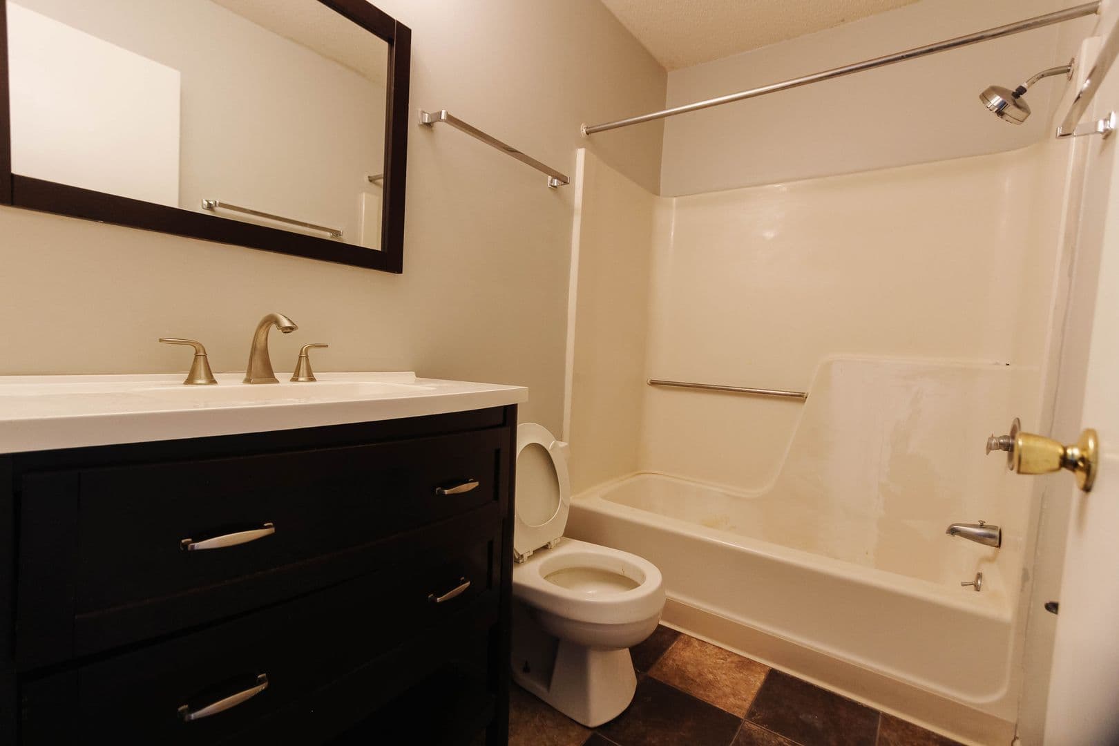 Muncie Apartment: 920 N. Linden St. Apt 16