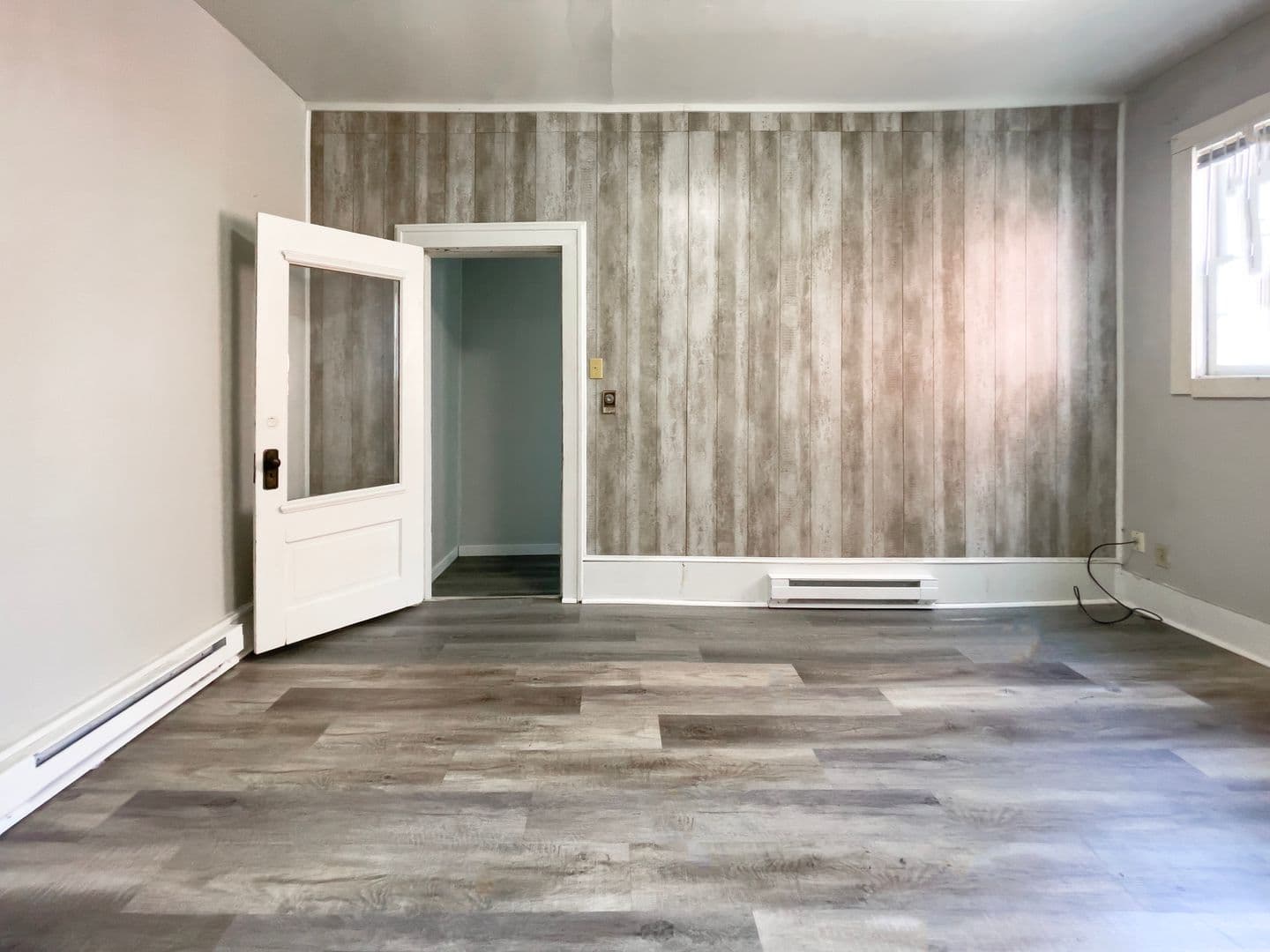 Muncie Apartment: 216 N McKinley Ave.