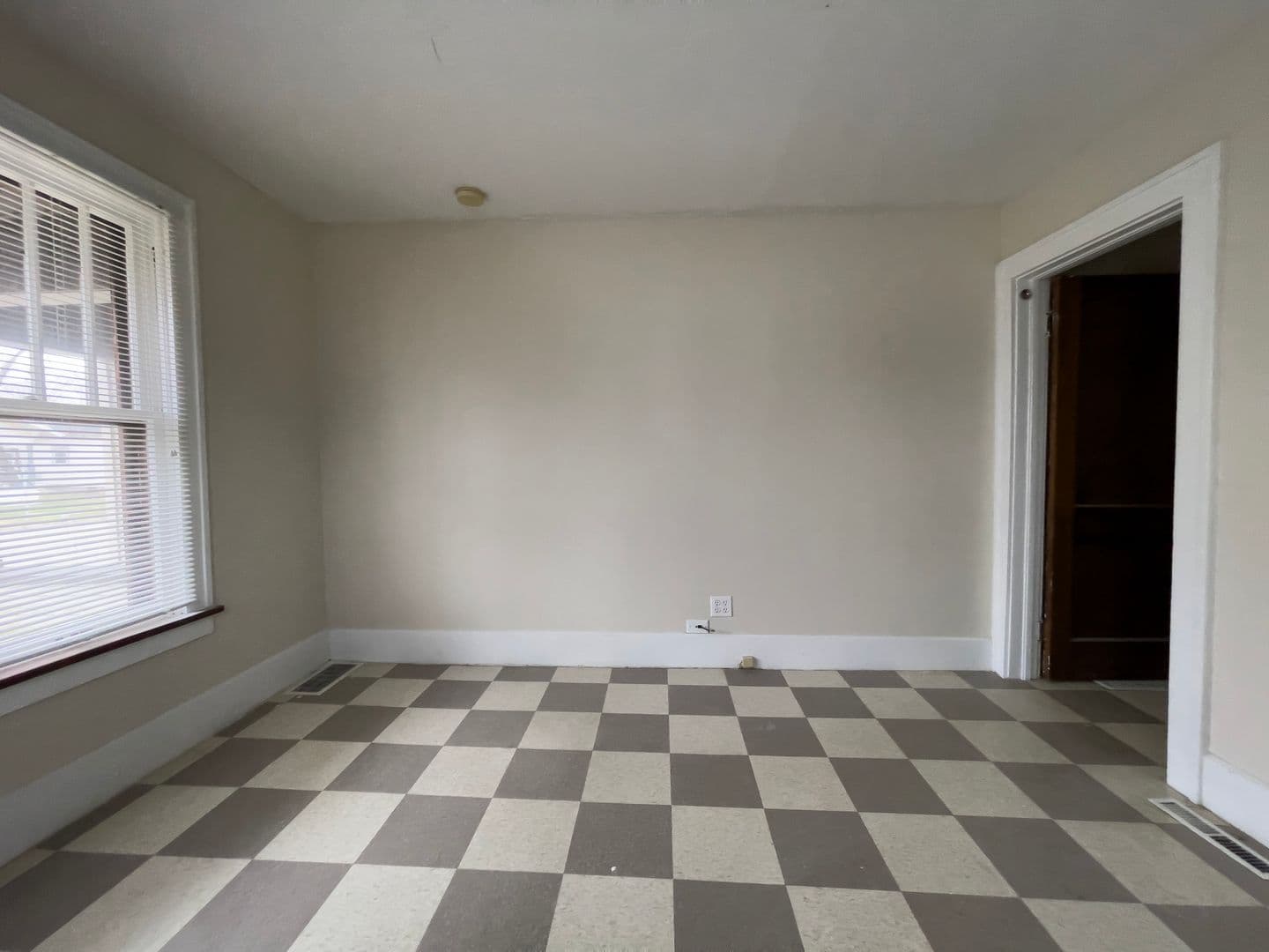 Muncie House: 215 S. Talley Ave