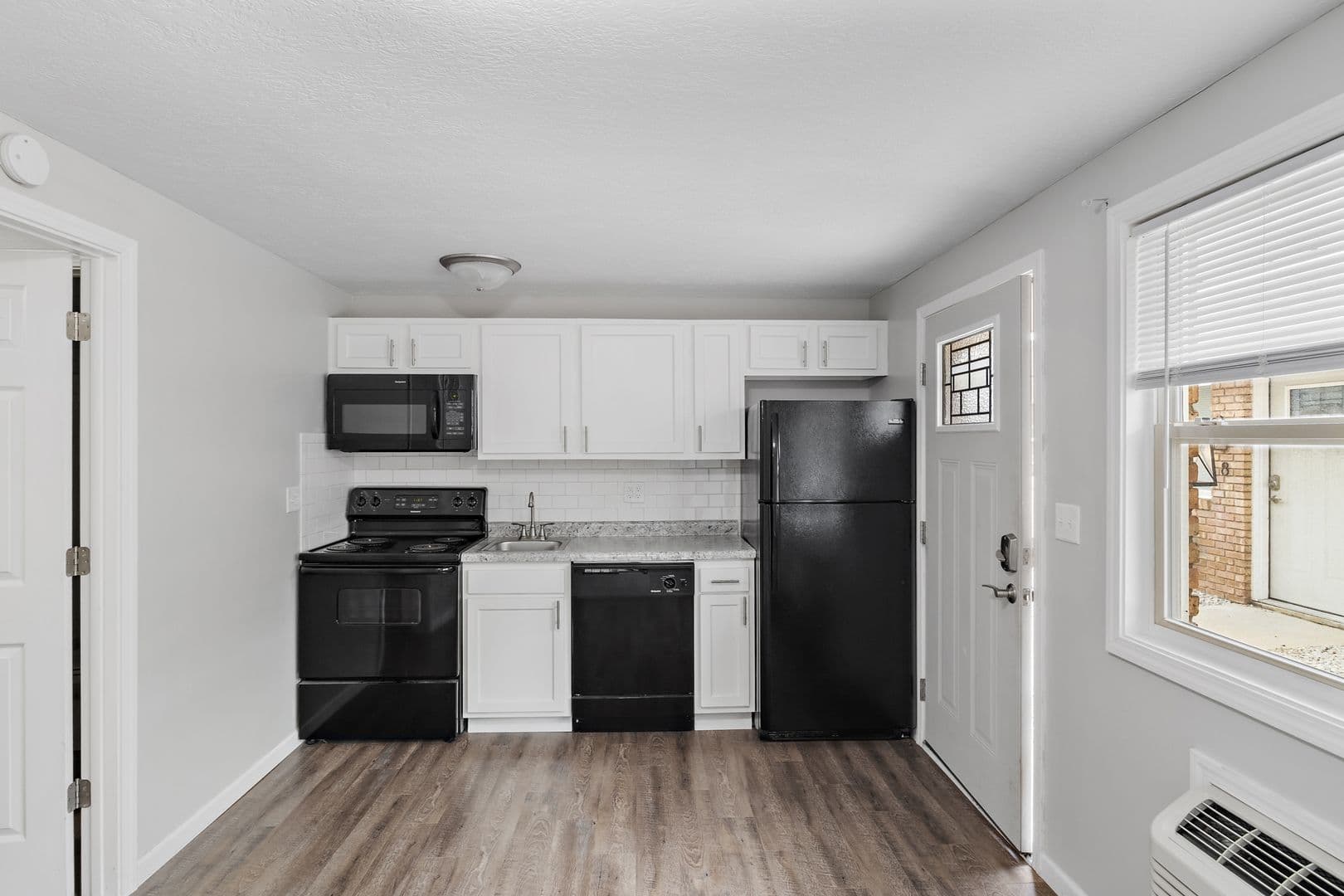 Muncie Apartment: 715 S. Cole Ave.