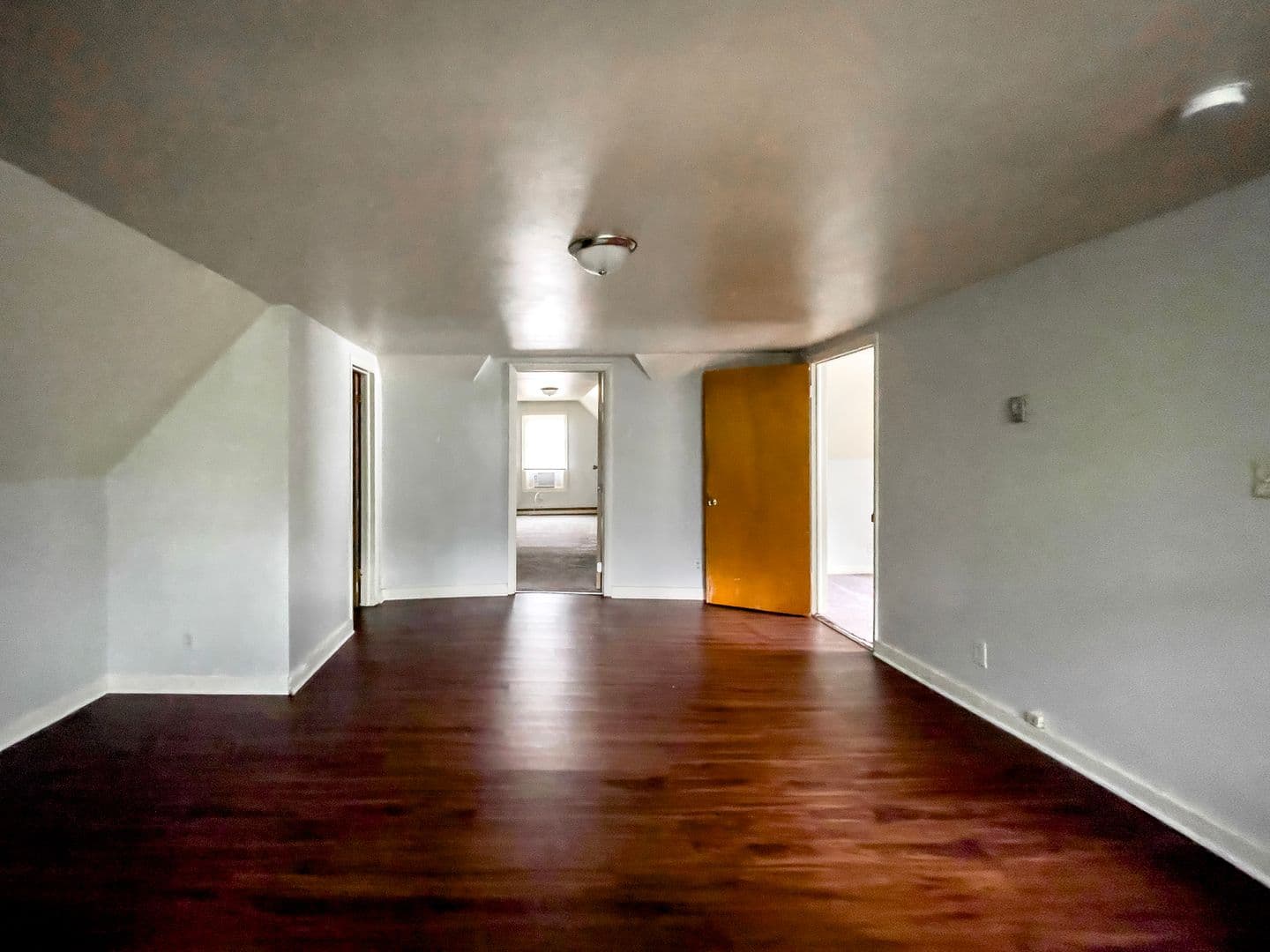 Muncie Apartment: 815 W University Ave