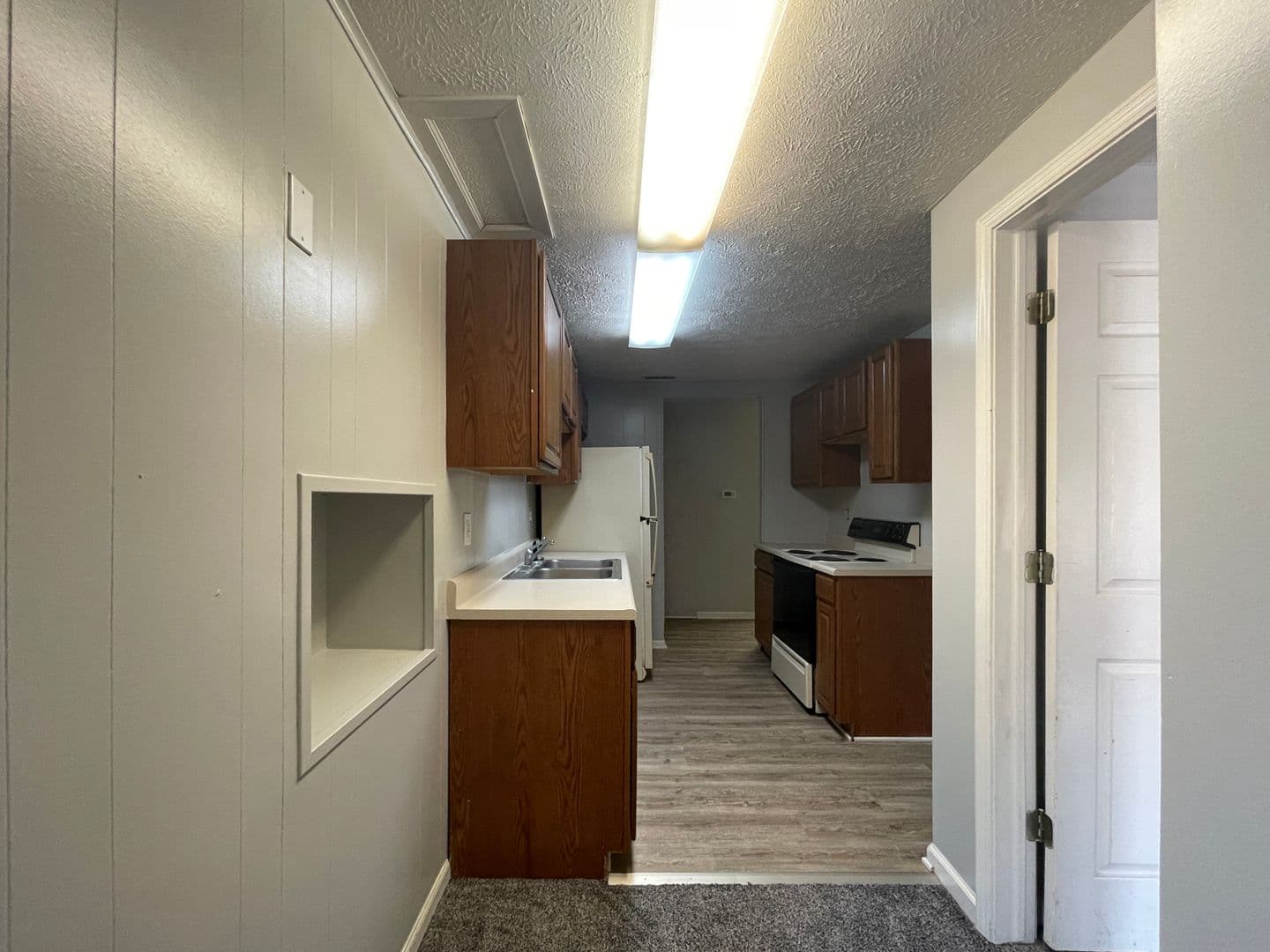 Muncie Apartment: 9012 W Jackson St