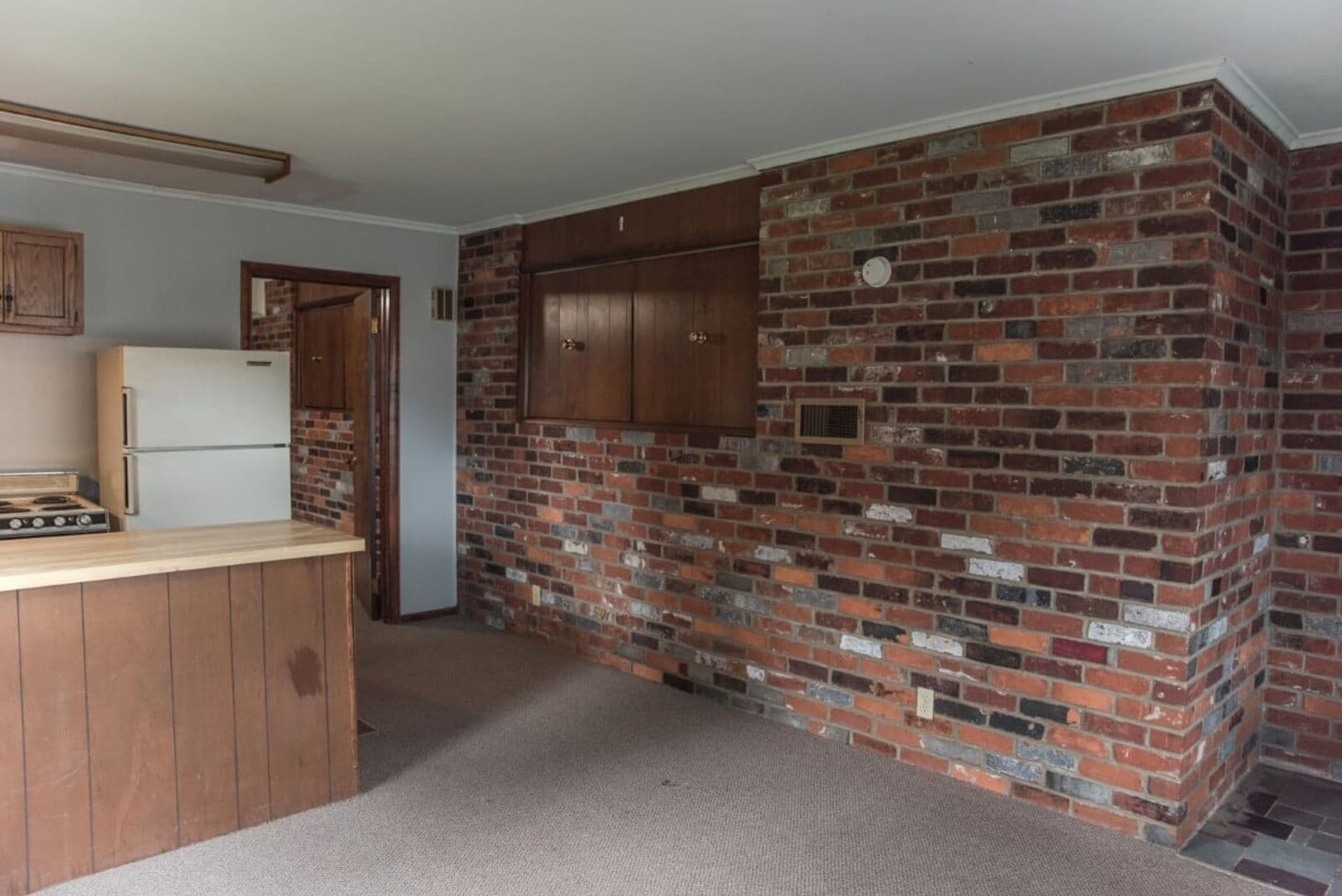 Muncie Apartment: 824 W Wayne St.