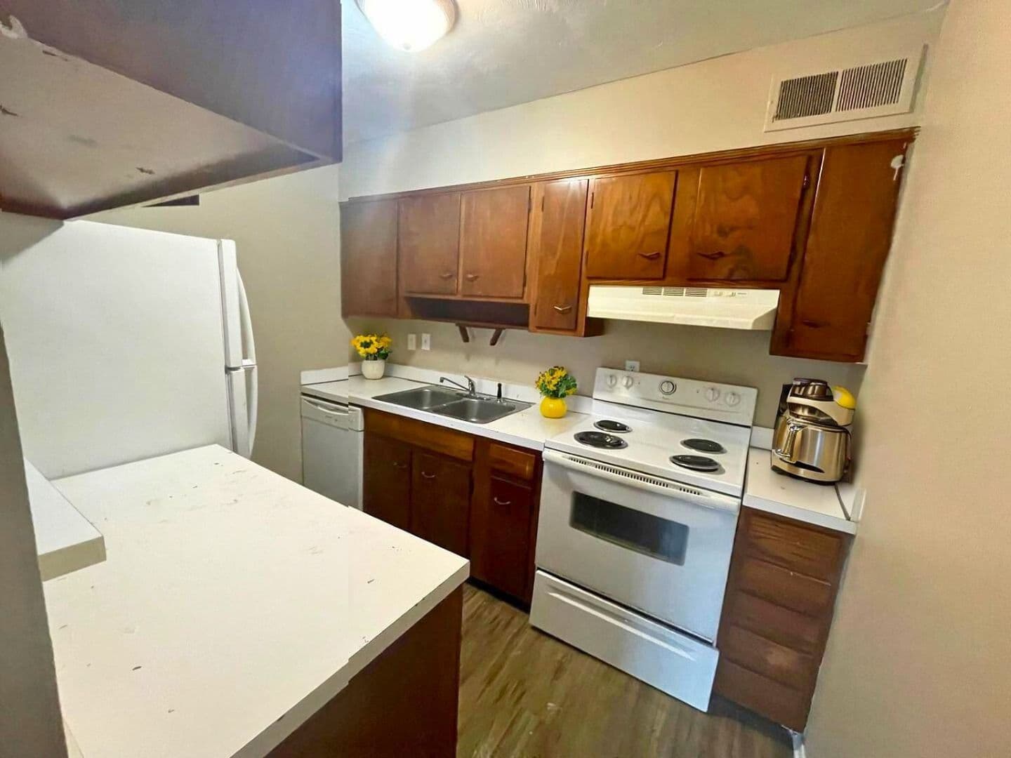 Muncie Apartment: 720 W Centennial Ave.